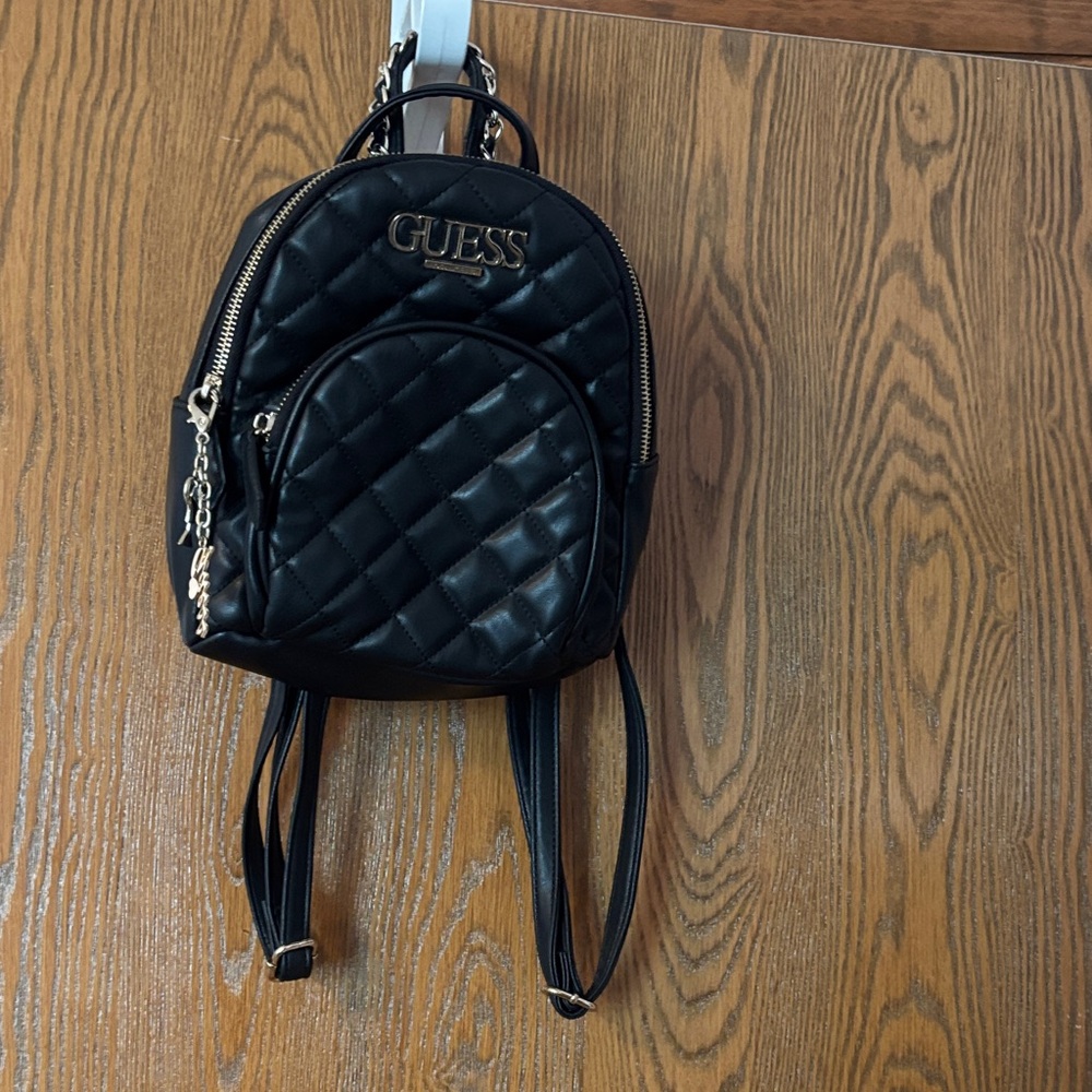 EUC GUESS Quilted Black Backpack